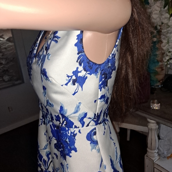 Slate & Willow dress, size 6 - Picture 6 of 11